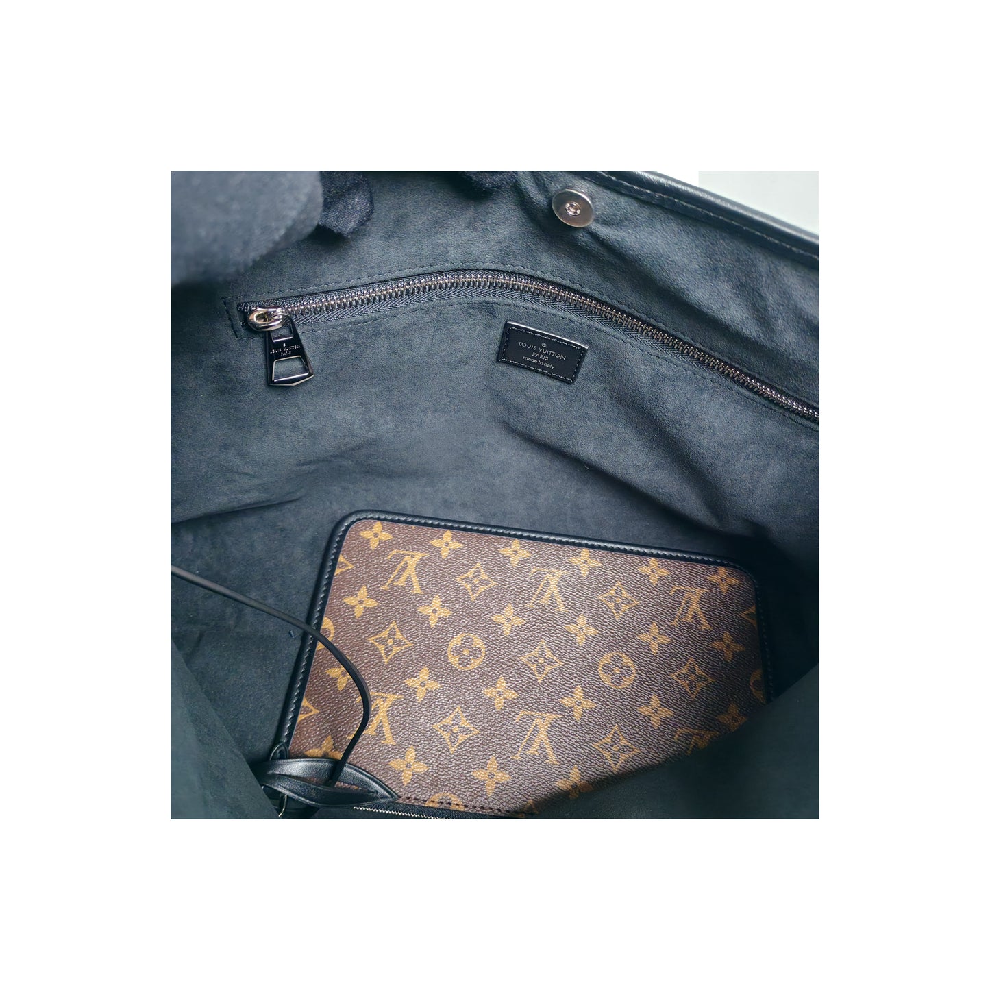 Louis Vuitton CarryAll Dark MM