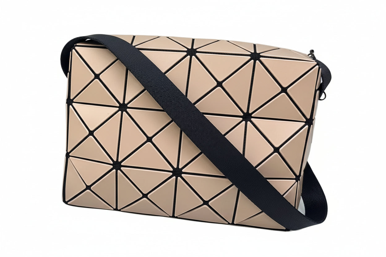BAOBAO ISSEY MIYAKE CUBOID L MATTE
