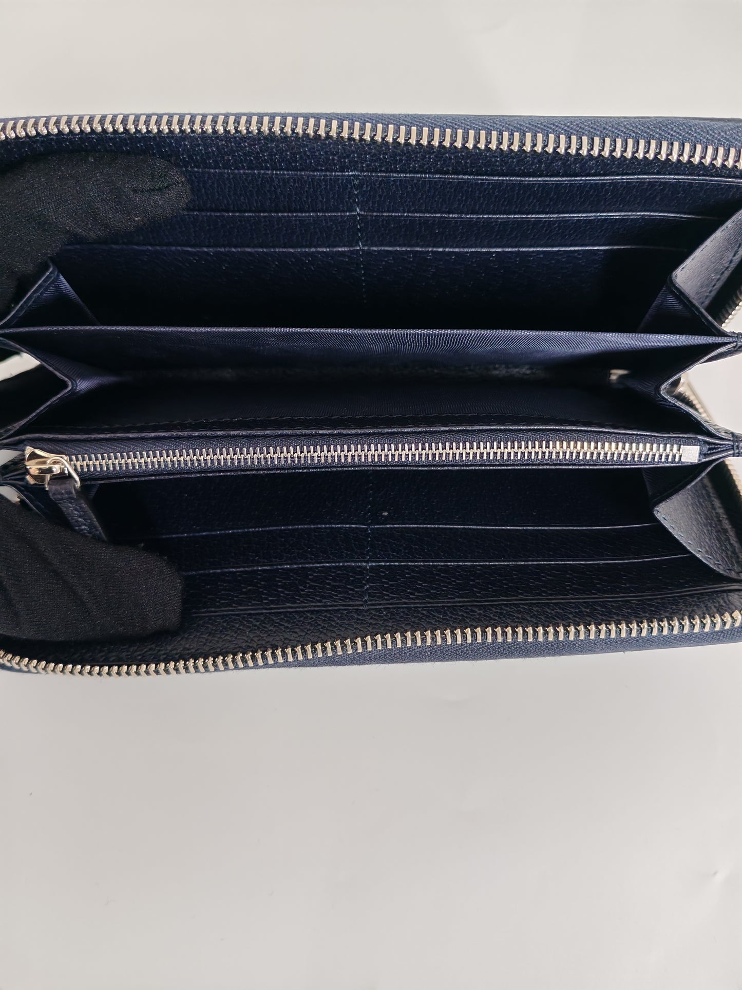 GUCCI Ophidia GG zip around wallet