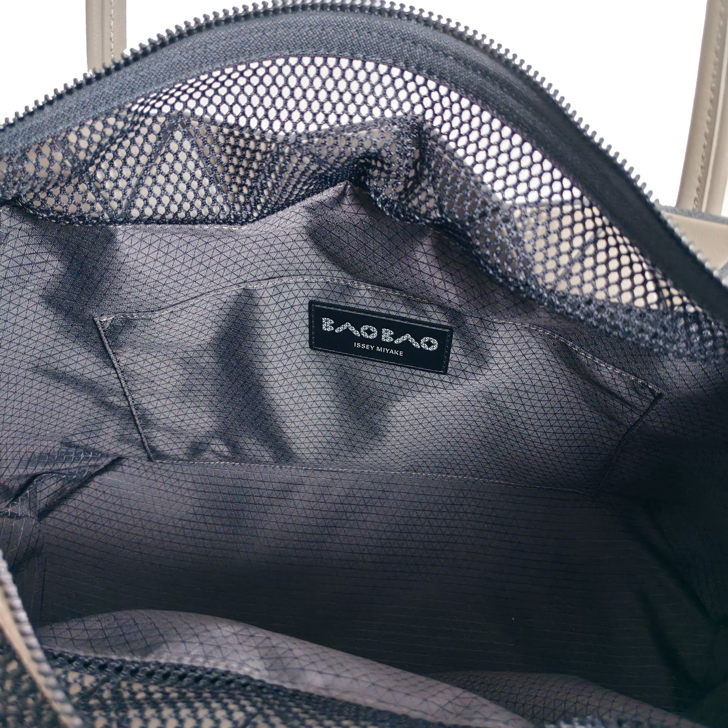 BAOBAO ISSEY MIYAKE Bateau Matte