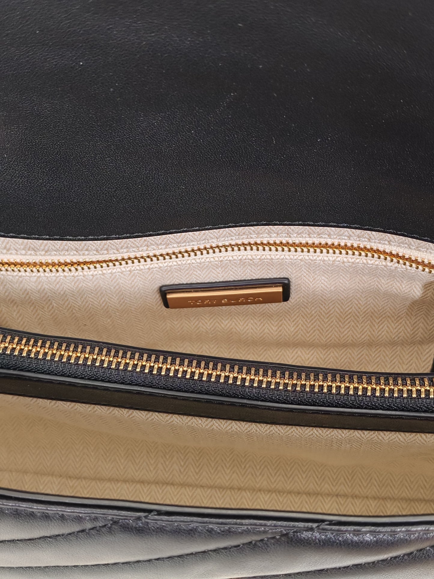 Tory Burch KIRA CHEVRON CONVERTIBLE SHOULDER BAG