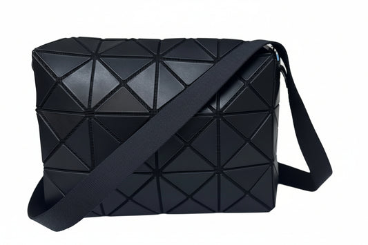 BAOBAO ISSEY MIYAKE CUBOID L MATTE